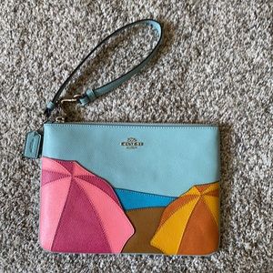 NWOT Coach Gallery Pouch with Beach Umbrellas 2367